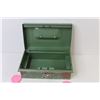 Image 4 : Metal Box w/Emerald Casino Chips