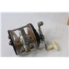Image 6 : Vintage Ocean City Fishing Reel (in Original box)