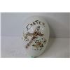Image 4 : Vintage Milk Glass Easter Egg