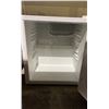 Image 3 : IGLOO SMALL WHITE FRIDGE