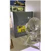 Image 2 : MOVA CLEAR GLASS GLOBE ON GLASS STAND