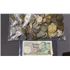 Image 3 : LARGE LOT OF ASSORTED WORLD CURRENCY