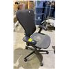 Image 2 : HERMAN MILLER OFFICE CHAIR *SEAT DAMAGE*