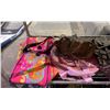 Image 2 : SHELF LOT OF ASSORTED BAGS