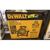 Image 1 : DEWALT 16" BENCHTOP FAN