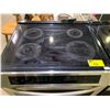 Image 2 : FRIGIDAIRE GALLERY STAINLESS STEEL INDUCTION TOP STOVE WITH CONVECTION OVEN