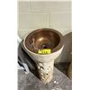 Image 2 : STONE FLORAL MOTIF BIRD BATH WITH COPPER INSERT 35" TALL