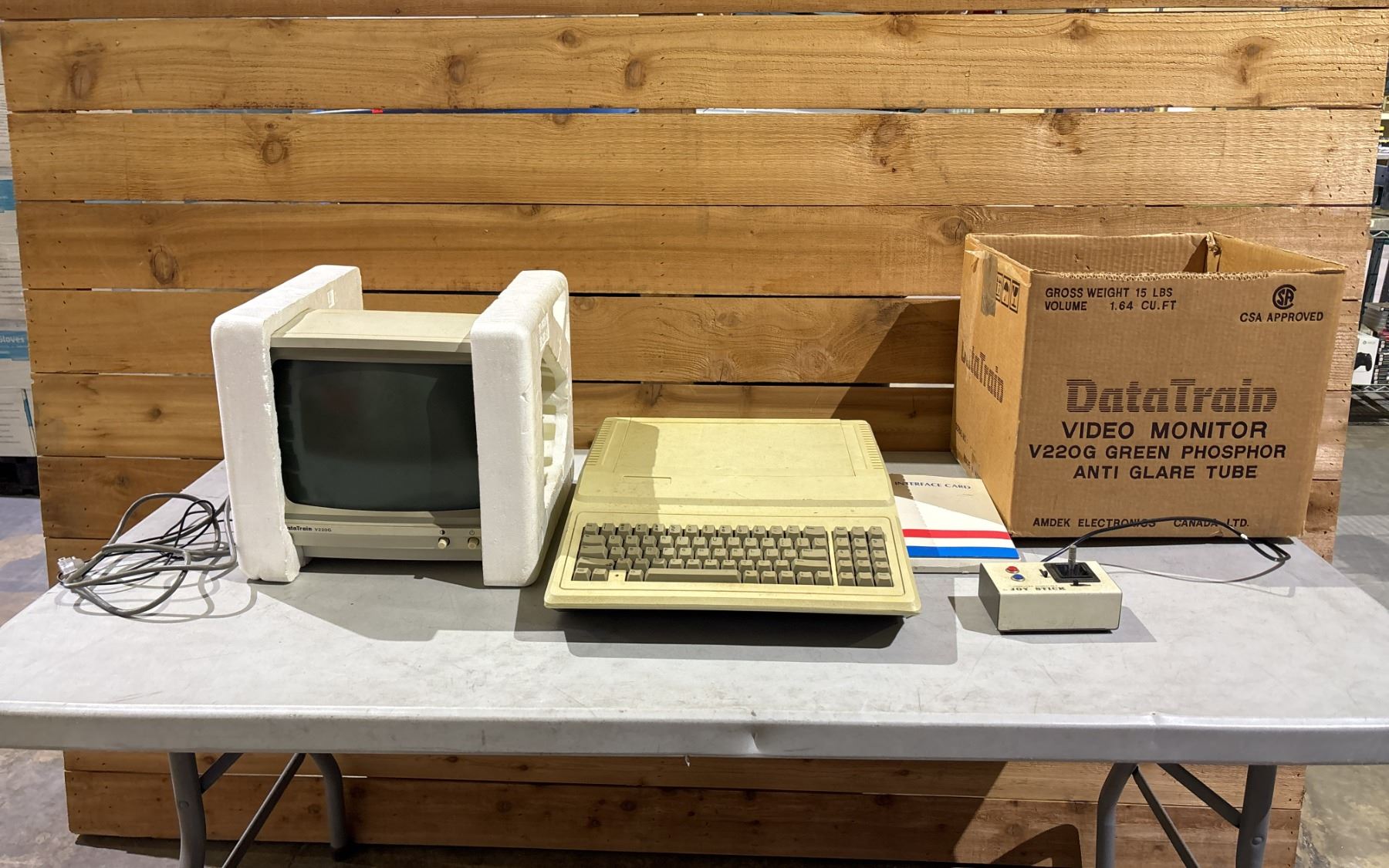 Data Train Computer VINTAGE COMPUTER WITH COMPUTER COMPATIBLE JOYSTICK & VINTAGE DATATRAIN ...