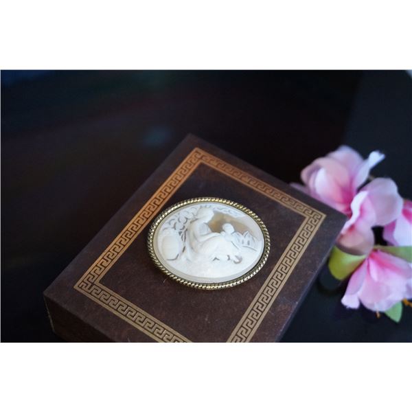 Vintage Cameo scarf clip