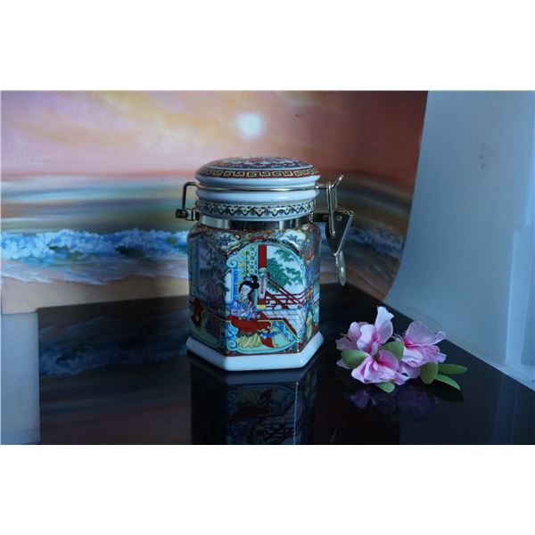 Vintage hand painted Asian tea cup with cover