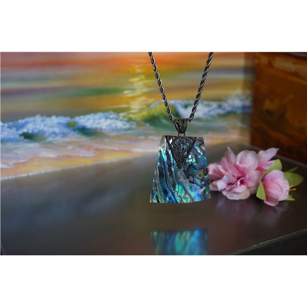 Vintage Large silver pendant with abalone shell Plate