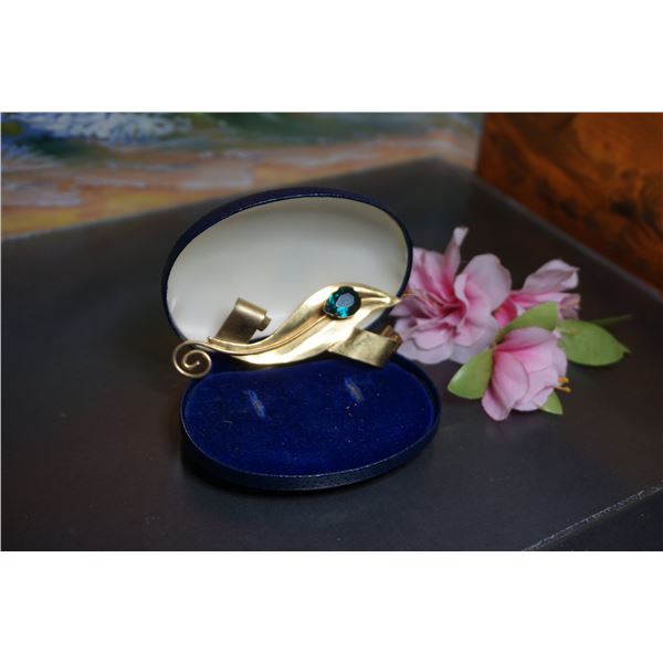 Mid Century gold plated brooch