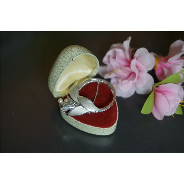 Vintage large silver floral brooch with white pearls