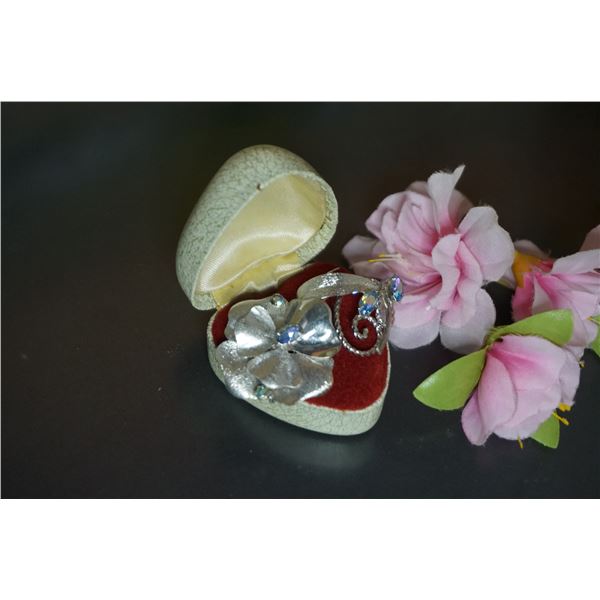 Vintage large silver floral brooch