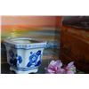 Image 2 : Vintage retired Bombay porcelain Planter