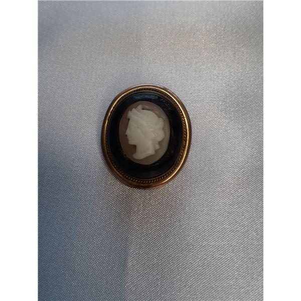 Victorian gold plated shell Cameo brooch