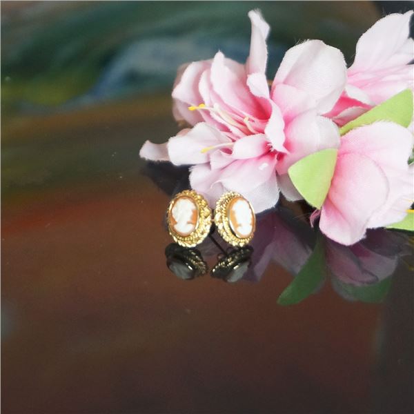 Vintage 9kt Gold earrings with Cameos, 9kt gold cameo Earrings, Mothers day gift,