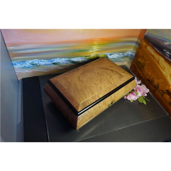 Vintage Wooden jewelry box, Made in Italy, Romance The Sound of Music R.Rodgers, Swiss Musical Movem