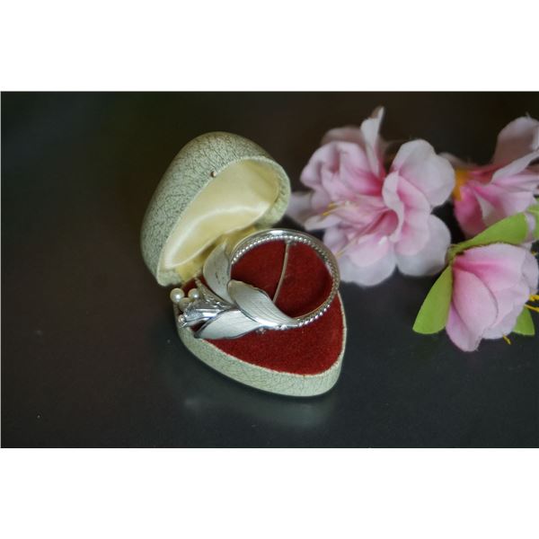 Vintage large silver floral brooch with white pearls