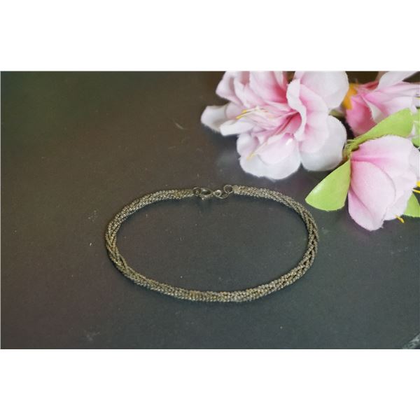 Vintage silver bracelet 7 inch long