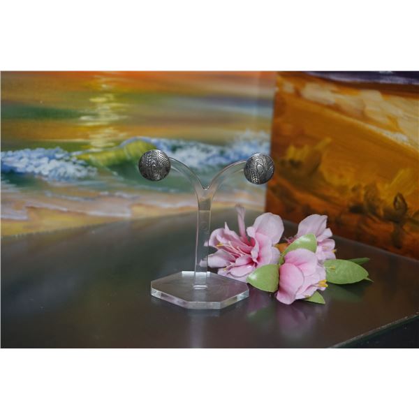 Vintage stud silver earrings Egyptian decor