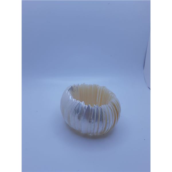 Vintage Mother of pearl shell stretched bracelet