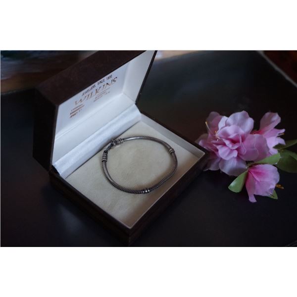 Vintage silver bead collector bracelet with lobster closure