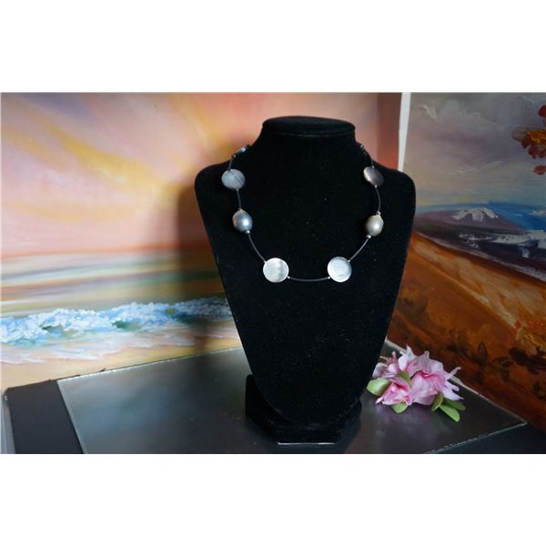 Vintage necklace with large pearls