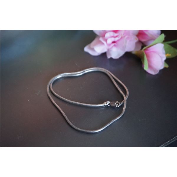 Vintage silver chain 16 inch long