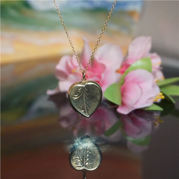 Victorian 9kt gold locket pendant, 2 sides picture locket, Heart locket pendant