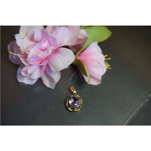 Vintage gold plated silver pendant with amethyst