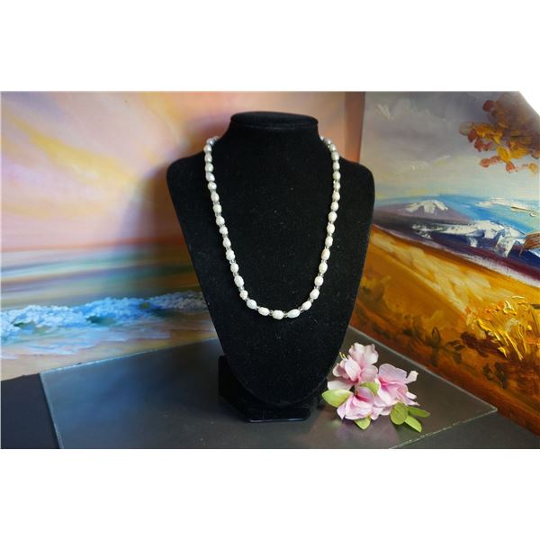 Vintage white freshwater pearls necklace and grass beads