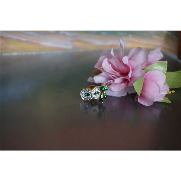 Swarovski crystals mask pin