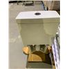 Image 3 : ONE-PIECE TOILET SLOW LOWERING SEAT RETAIL $ 980