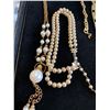 Image 2 : BAG OF ASSORTED JEWELRY