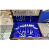 Image 2 : COMMUNITY FLATS SILVER PLATED FLATWARE SET
