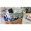 Image 2 : PALLET LOT OF SMALL APPLIANCES