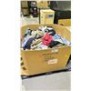 Image 1 : PALLET LOT OF ASSORTED CLOTHS