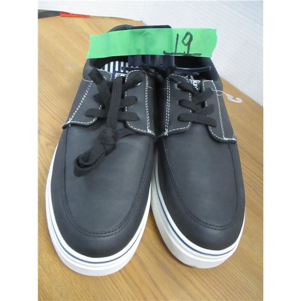 NEW:  CHAPS RUNNERS (SIZE 10)