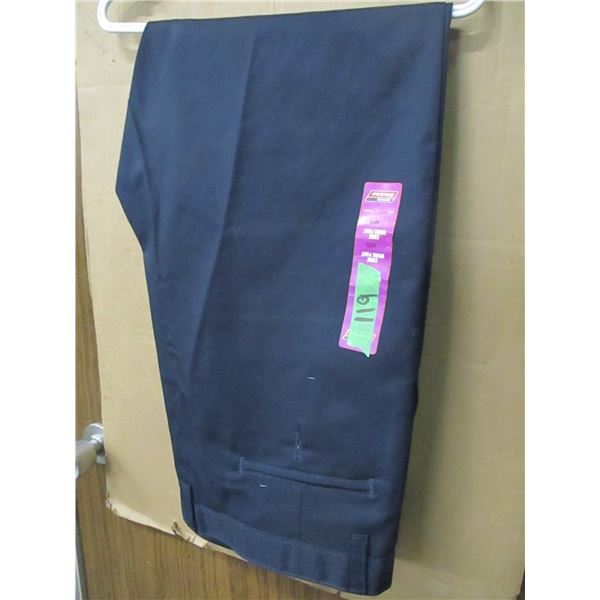 NEW:  DICKIES WORK PANTS (SIZE 42 X 32)