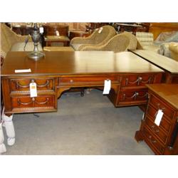 Curtain Carved Desk 5 Drawers