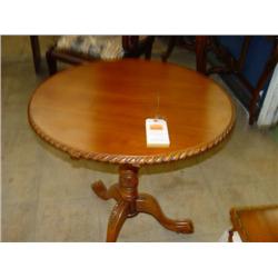 Round Swivel Table & Tilt