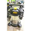 Image 2 : 3 DEWALT SHOP VACUUMS *MAY BE MISSING PIECES/ UNKNOWN WORKING CONDITION*