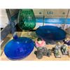 Image 2 : SHELF LOT OF ASSORTED HOME DECOR INCLUDING, GLASS BOWLS, VASES, AND MORE