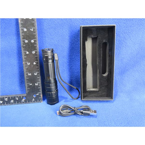 NEW - LED Flashlight with 4 Brightness and a Flash Setting