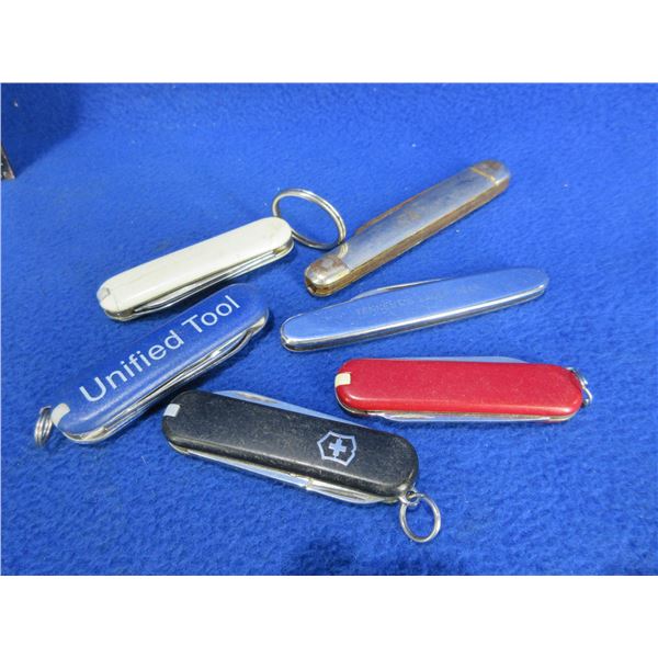 6 Folding Blade Knives - 4 Are Key Chain Knives