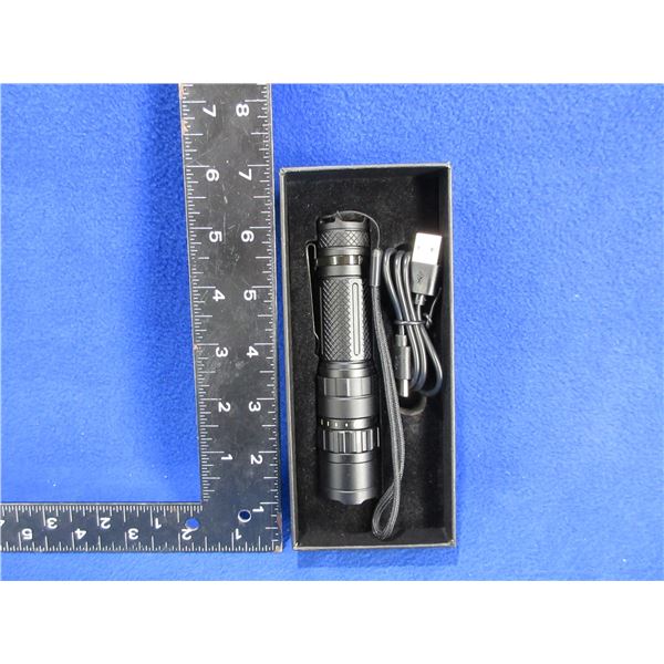 NEW - LED Flashlight with 4 Brightness and a Flash Setting