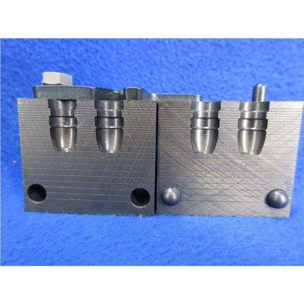 NEW - RCBS 2 Cavity Bullet Mold 38-158-CM