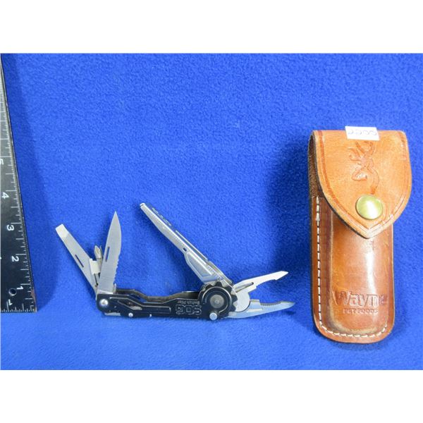 SOG Switch Plier Multi-Tool with Leather Sheath