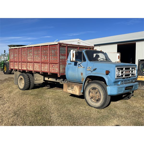 1979 GMC 3Ton 7000 Sierra Single Axle. 92168miles. 15ft Box c/w rollup tarp.  20Ton Nordic Hoist
